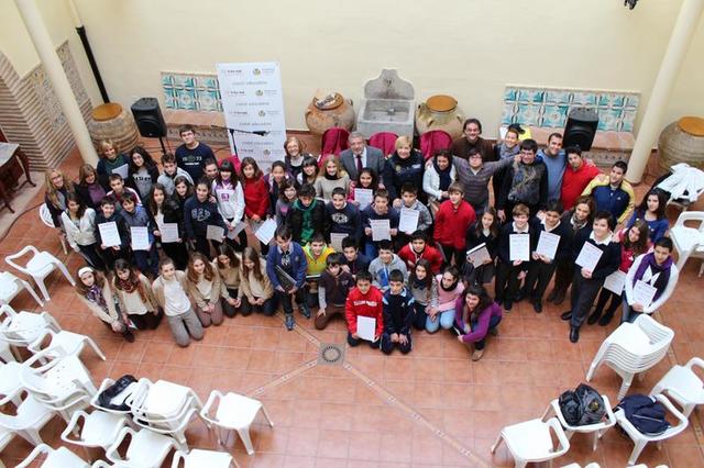 Entrega de premis als finalistes del Concurs Convivncia en les Aules 