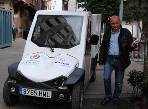 Serveis P�blics substituir� la flota de vehicles per cotxes el�ctrics per a estalviar costos i reduir les emissions