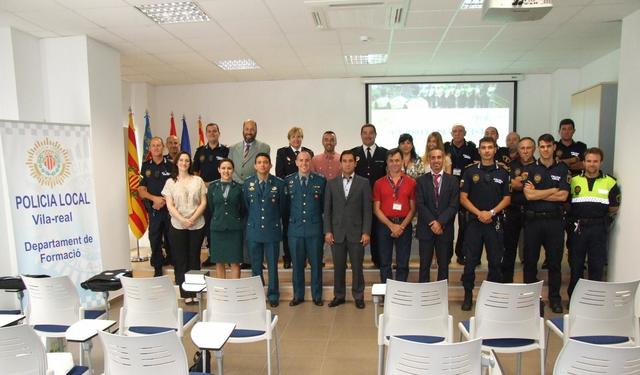 La Policia Local de Vila-real imparteix el curs 'nic i pioner' a Espanya de mediaci policial a una delegaci de Brasil  