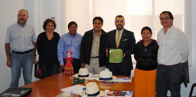 Recepci a la delegaci de la Mancomunidad del Pueblo Caari d'Equador