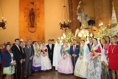 Ofrenda y hoguera de San Pascual 2015