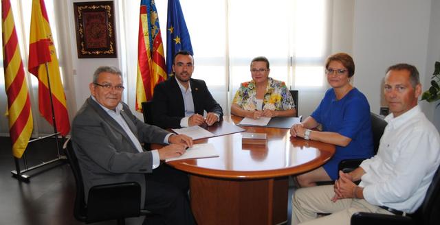 Firma del convenio 2015 con la Cmara de Comercio