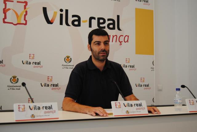 El regidor lvaro Escorihuela durant la presentaci. 