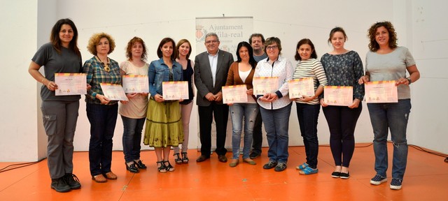 Entrega de diplomas del curs de valenciano para padres y madres