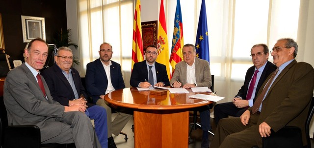 Firma del convenio con el Villarreal CF_2