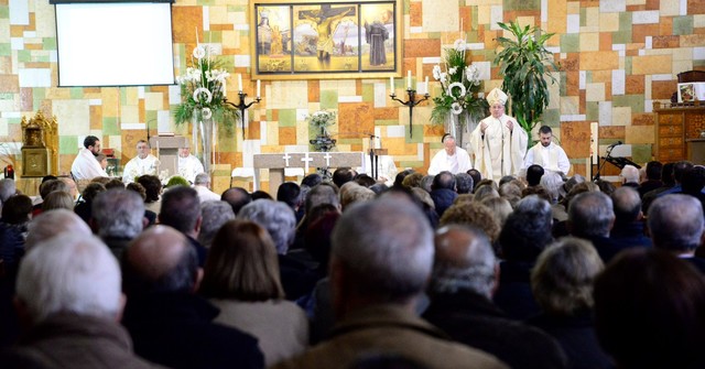 Misa por el 50 aniversario de la parroquia de Santa Sofa_2