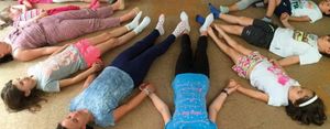 Talleres por la igualdad: taller de yoga creativo