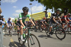 Salida de la sexta etapa de La Vuelta en Vila-real 