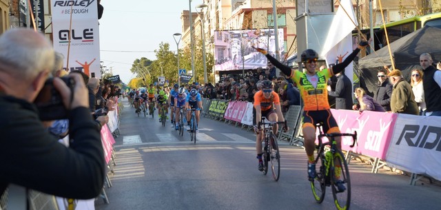 Llegada de la II Setmana Ciclista Valenciana