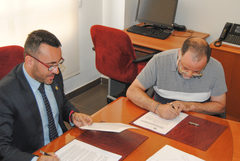 Signatura de l'acord amb Carmelites per a la construcci del nou Campi Llorens