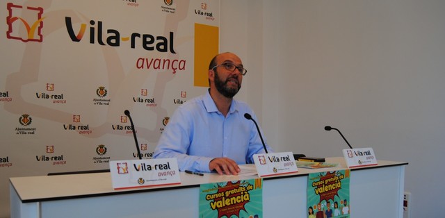 Santi Cortells presenta la campaa de cursos gratuitos de valenciano