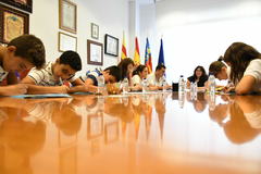 Reuni de la regidora de Participaci Ciutadana amb membres del Consell de Xiquets i Xiquetes _1