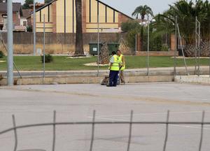 L'Ajuntament de Vila-real inicia la construcci� de dues pistes de p�del en el pavell� de la Zona Nord