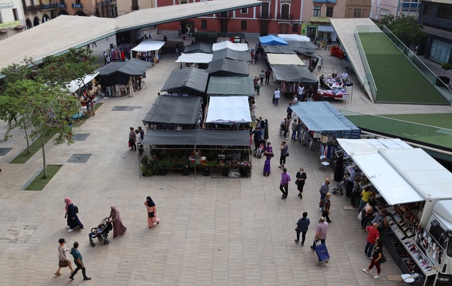 El mercado ambulante de los mircoles ha regresado a la plaza Mayor