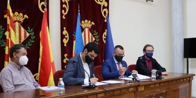 Firma del convenio por la sede provincial del Fons Valenci per la Solidaritat_2
