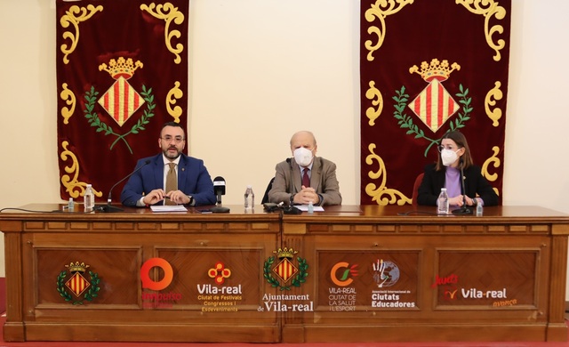 Signatura del conveni entre l'Ajuntament i l'Acadmia Valenciana de la Llengua