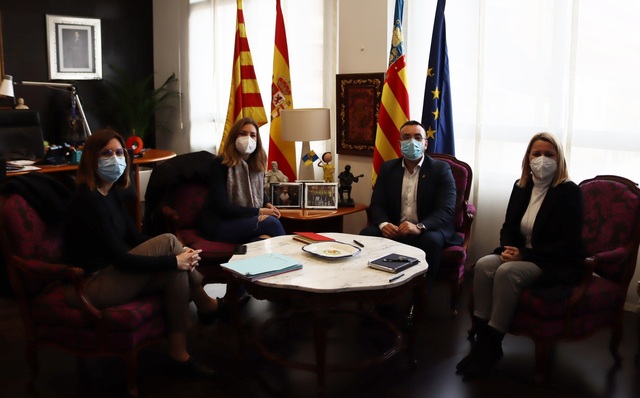 Reunin del alcalde con la directora general del Instituto Valenciano de las Mujeres, Mara Such