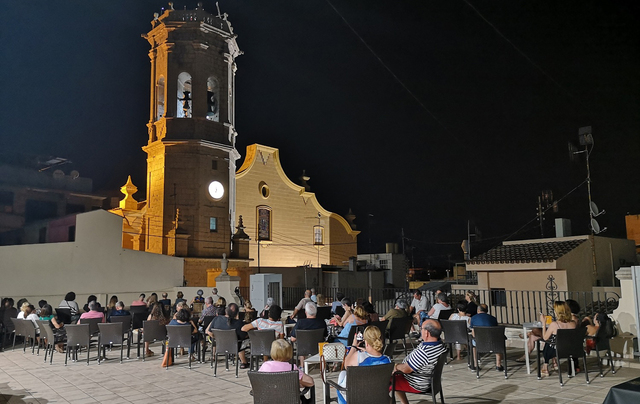 Vila-real recupera l'anteviglia de Sant Jaume amb el tradicional repic de campanes i el concert de la Lira