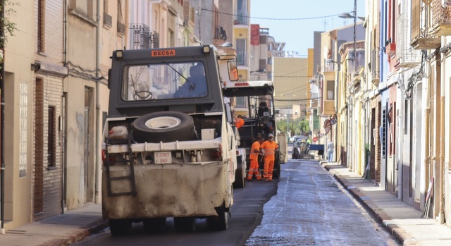 Trabajos de asfaltado de la calle Sant Blai
