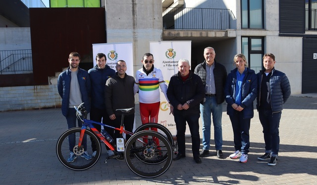 Presentaci de la nova bicicleta adaptada per a Juanma Broch