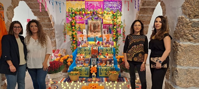 Altar mexicano por el Da de los Muertos