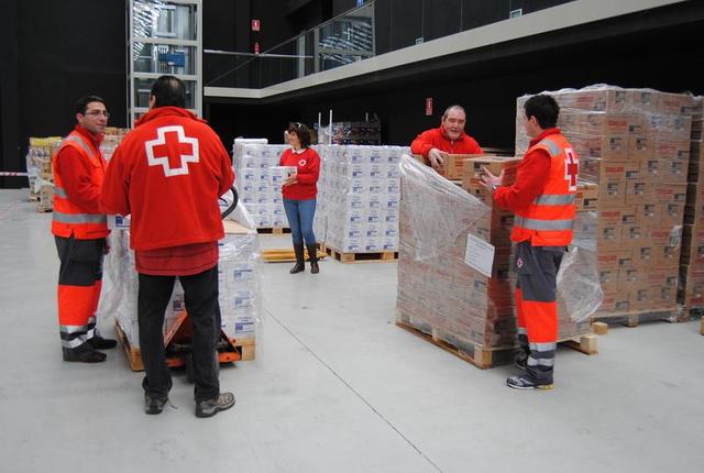 Cruz Roja recibe en el Casal de Festes casi 500.000 Kilos de alimentos para ayudar a ms de 18.000 familias de la provincia _1