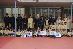 La Unitat Canina de la Policia Local visita el collegi Cervantes_1