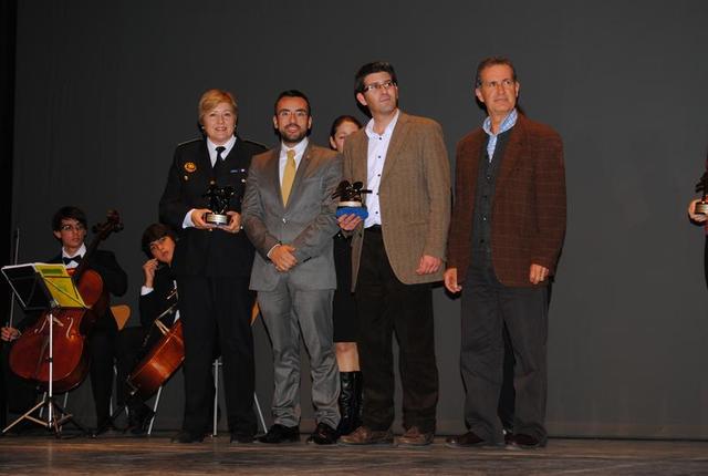 Vila-real rep el Premi Infncia 2012 de la Conselleria de Justcia i Benestar Social pel projecte de Convivncia en les Aules de la Policia Local_2