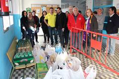 El AMPA de Concepción Arenal recoge alimentos a beneficio de Cáritas y Cruz Roja en una chocolatada solidaria