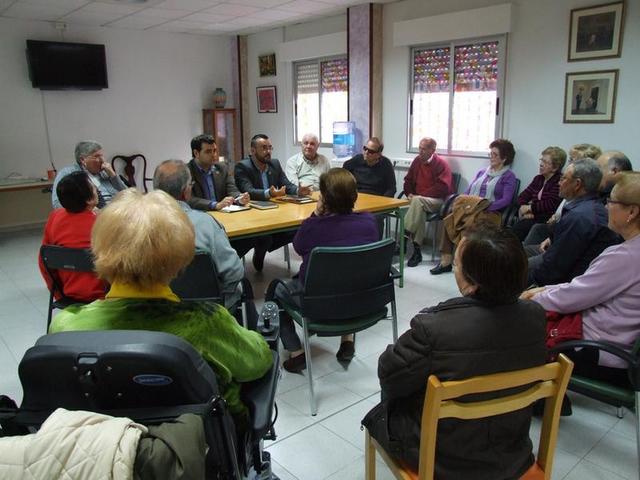 La campaa 'L'alcalde al barri' lleva el despacho de alcalda a La Unin_2