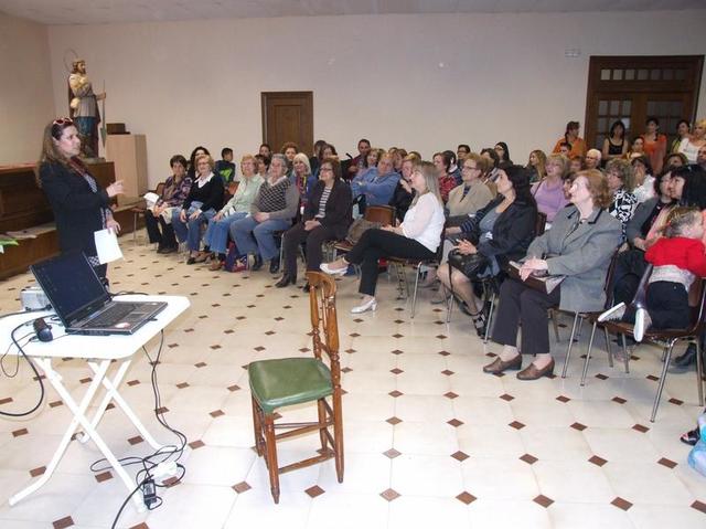 La concejala de la Mujer despide la programacin de cursos y abre maana El Maig de les Dones