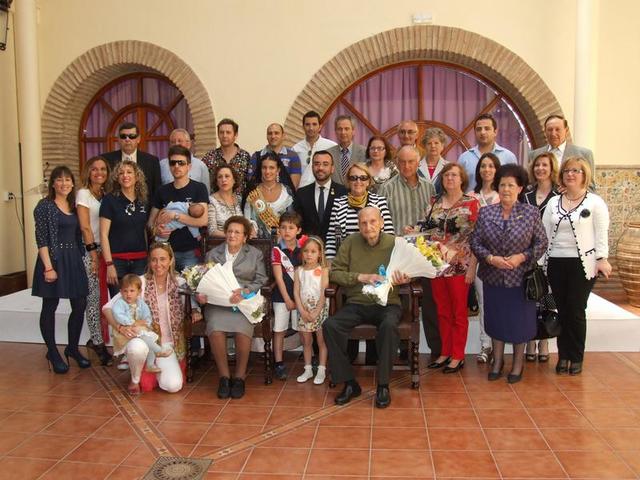 Homenaje a la mujer y el hombre de m�s edad