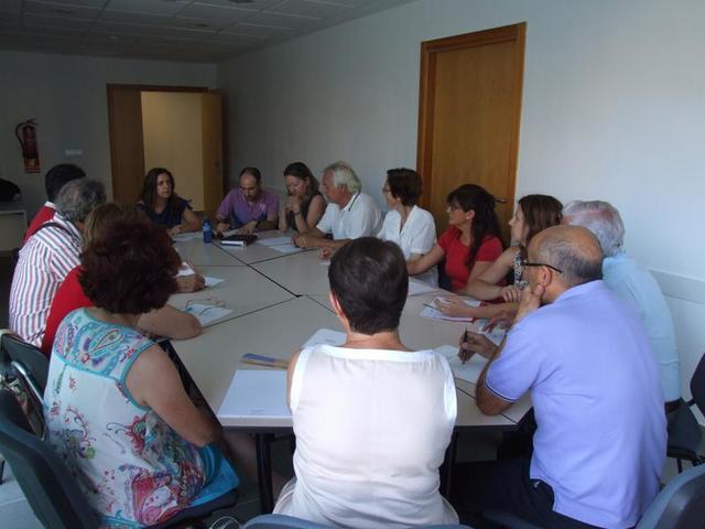 Reuni de Mnica Alvaro amb les entitats socials sobre el programa Alimentaci Necessria 