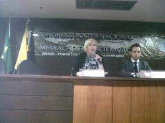 La inspectora Rosana Gallardo, en el congrés de mediació de Brasil