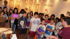 Visita de escolares del Angelina Abad a la exposicin 'XXV anys del Trull'_1