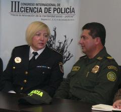 La inspectora Rosana Gallardo, en el congreso policial de Bogotá_2
