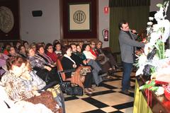 Taller de centros florales de la Asociacin de Amas de Casa