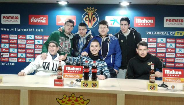 Visita dels joves d'Espardenyers al Villarreal