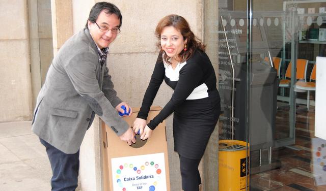 Alejandro Moreno i Sabina Escrig presenten la campanya Posa el teu tap