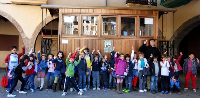 Visites escolars a l'exposici de la Panderola