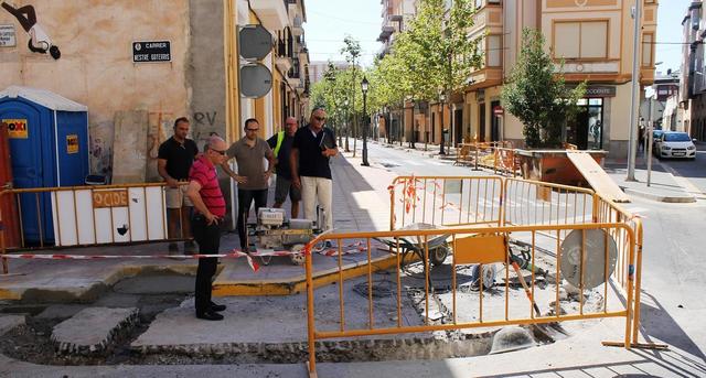 Construcci d'un pas accessible en el carrer Mestre Goterris_1