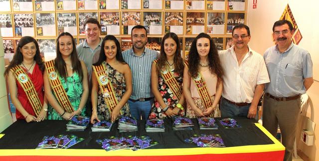 Reparto del programa de fiestas de la Mare de Du de Grcia 2014