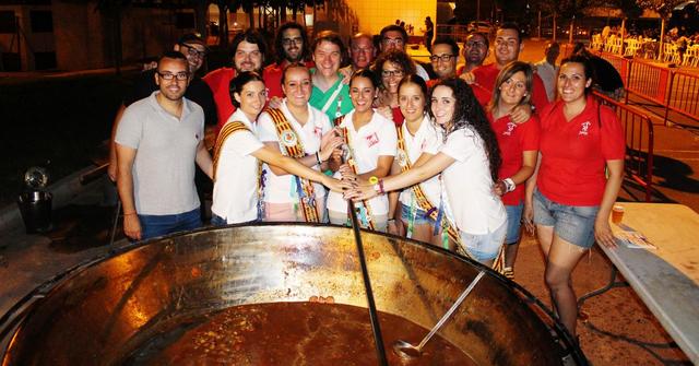 Noche de peas con tombet de bou. Fiestas de la Mare de Du de Grcia 2014_3