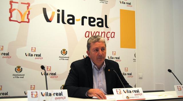 Javier Serralvo anuncia l'adjudicaci del prstec a provedors