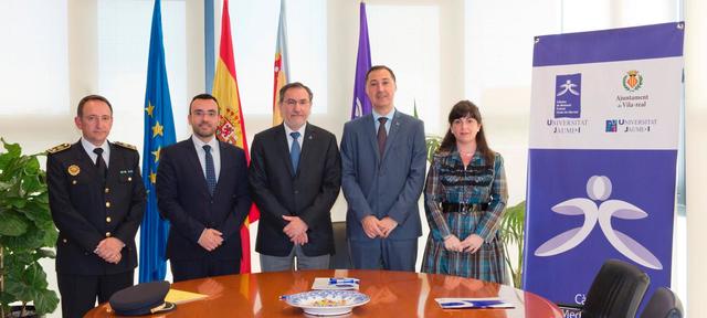 Firma del conveni de la Ctedra de mediaci policial Ciutat de Vila-real_4