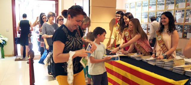 Repartiment del programa de festes de Sant Pasqual 2015_1