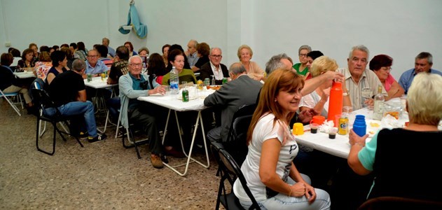 Cena de aniversario de la asociacin de vecinos La Snia