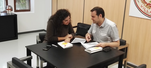 Xavier Ochando se rene con al concejala de Juventud de Benicarl_1