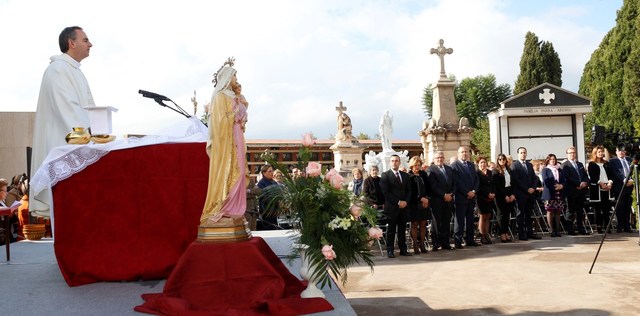 Misa de Todos los Santos en el cementerio municipal 2015_6