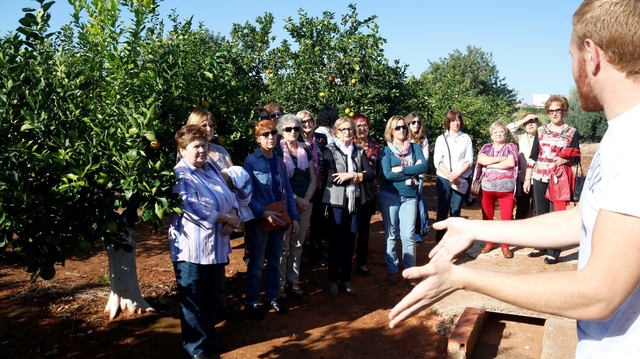 Enllaant-nos amb altres dones. Visita a Matafruits